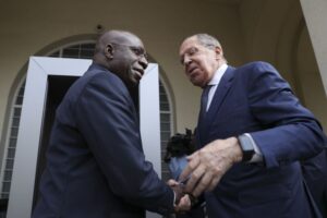 Read more about the article Lavrov compara conflito atual com guerra em Angola, quando a URSS apoiou o MPLA
