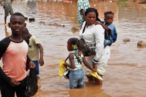 Read more about the article Chuvas duplicaram em Luanda e devem continuar a cair com intensidade