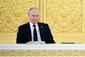 Read more about the article Putin espera recuperação de receitas de gás e petróleo após queda de 45%