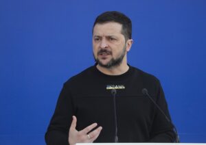 Read more about the article Forças de Kiev preparam contraofensiva ao máximo, diz Zelensky