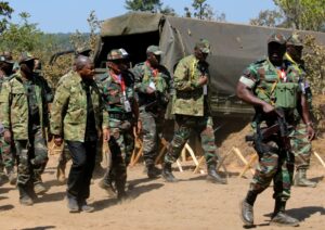 Read more about the article Presidente João Lourenço presencia exercícios militares 