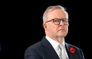 Read more about the article Líder australiano quer trocar rei por Presidente, mas vai jurar lealdade a Carlos III
