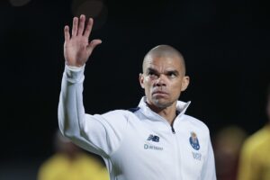 Read more about the article Pepe acusa Colombatto de insulto racista e critica “falta de coragem” do árbitro