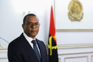 Read more about the article Ministro de Estado angolano defende paz mundial no G-20