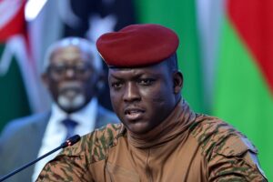 Read more about the article França suspende ajuda ao Burkina Faso