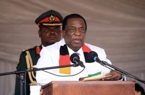 Read more about the article Presidente do Zimbabué avisa eleitores que estarão “perdidos” se não for eleito