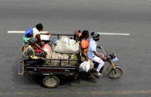 Read more about the article Restrições à circulação em Luanda reduzem pão na mesa e acidentes, dizem mototaxistas