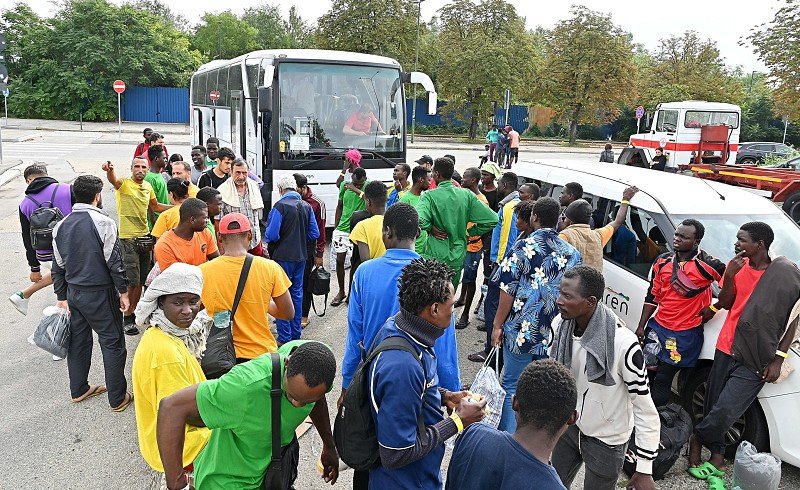Itália exige 5.000 euros a migrantes rejeitados para evitar detenção