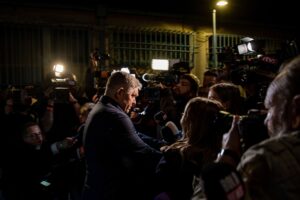 Read more about the article Antigo primeiro-ministro populista pró-russo vence legislativas na Eslováquia