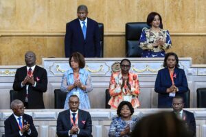 Read more about the article MPLA diz que política faz-se sem litigância de má-fé mas com debate transparente