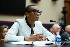 Read more about the article Presidente de Harvard demite-se sob acusações de conservadores e republicanos