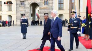 Read more about the article Angola interessada em cooperar com República Checa em vários domínios