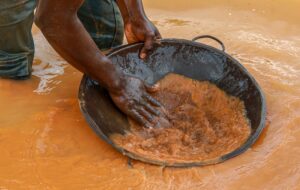 Read more about the article Exploração ilegal de diamantes em Angola com 1,3 milhões de “garimpeiros”