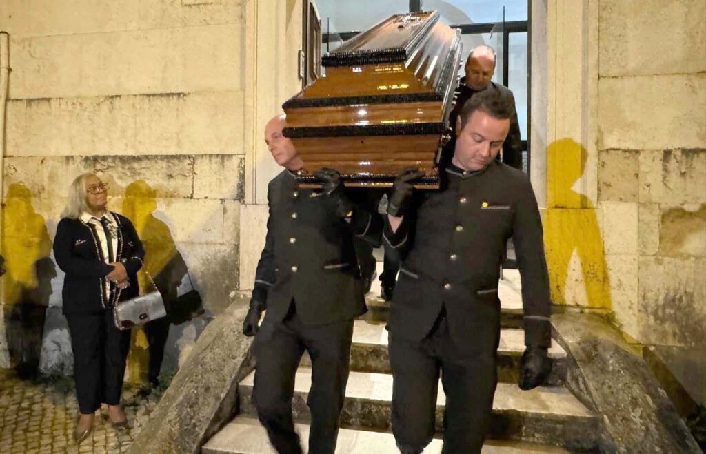 Restos mortais de França Van-Dúnem já em Luanda