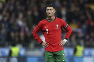 Read more about the article Cristiano Ronaldo e Rúben Neves juntam-se ao estágio da Seleção