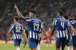 Read more about the article FC Porto tenta isolar-se no topo da Liga em visita ao também líder Santa Clara
