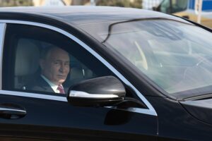 Read more about the article Putin prestou homenagem às vítimas do sequestro por comando checheno há 20 anos