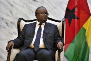 Read more about the article Guiné-Bissau: Presidente deposto Embaló retirado para o Senegal