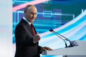 Read more about the article Putin promete cumprir objetivos militares na Ucrânia