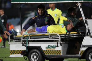 Read more about the article Neymar regressa aos treinos no Al-Hilal após quase um ano de ausência