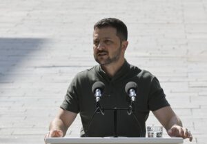 Read more about the article Zelensky acusa forças russas de 137 mil crimes de guerra