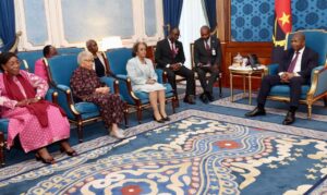 Read more about the article Mulheres africanas de prestígio recebidas pelo Chefe de Estado em Luanda