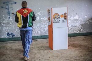 Read more about the article Duas horas depois do fecho ainda se votava de senha na mão e com muita vontade