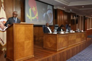 Read more about the article General Furtado alerta para uso da inteligência artificial na propagação de desinformação contra Angola