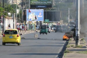 Read more about the article Maputo acorda quase deserta e com forte presença policial em dia de manifestação