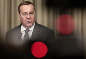 Read more about the article Ministro da Defesa alemão em Kiev para assinalar continuidade do apoio