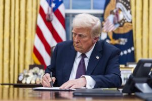 Read more about the article Trump anuncia projeto de IA “Stargate” com investimento de 500 mil milhões de dólares