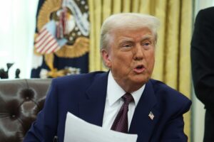 Read more about the article Trump disponível para encontro com Putin e Zelensky na Turquia