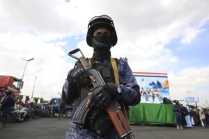 Read more about the article Rebeldes Huthis do Iémen reivindicam terceiro ataque contra porta-aviões dos EUA