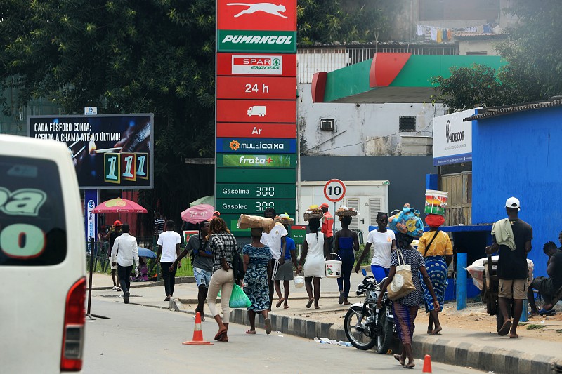 UNITA defende "suspensão imediata" da subida do preço do gasóleo em Angola