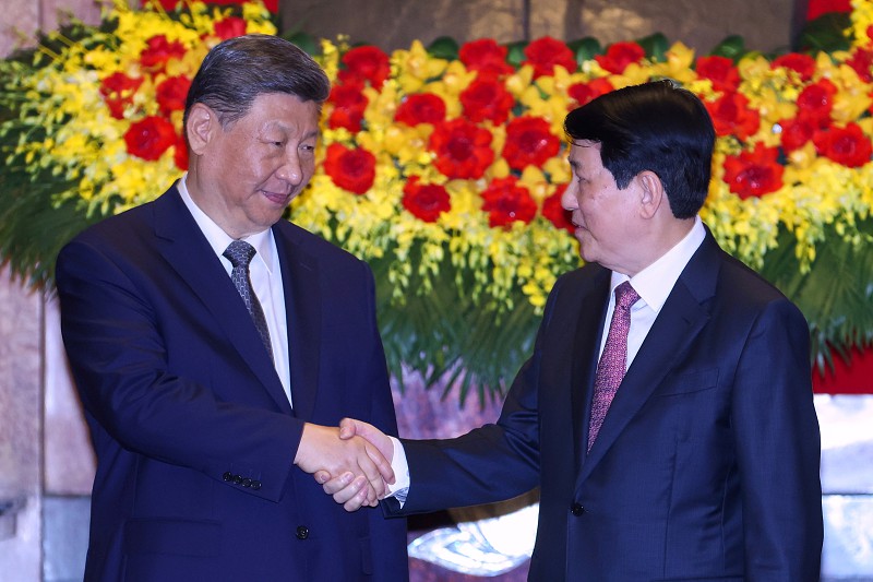 Vietname e China assinam 45 acordos de cooperação durante visita de Xi Jinping