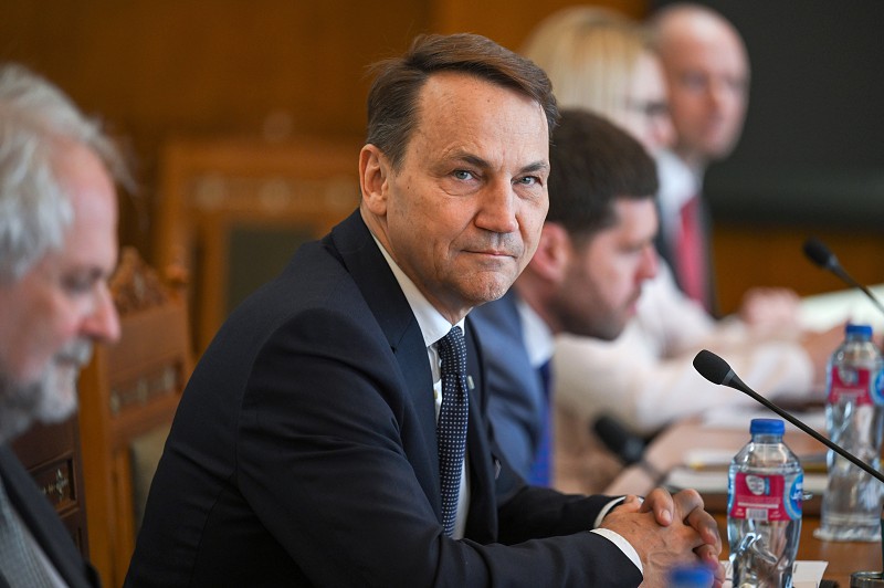 Polónia avisa Rússia que "nunca mais" vai dominar países europeus