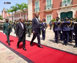 Read more about the article Acordos assinados em Angola vão permitir ligação aérea entre Maputo e Luanda