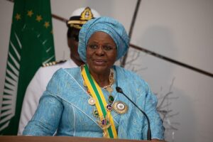 Read more about the article Presidente da Namíbia chega hoje a Angola para visita de dois dias