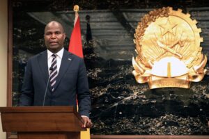 Read more about the article Moçambique quer renegociar dívida depois de acordar programa com o FMI – Chapo