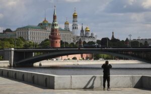Read more about the article Moscovo admite encontro entre Putin e Zelensky depois de estabelecidos acordos
