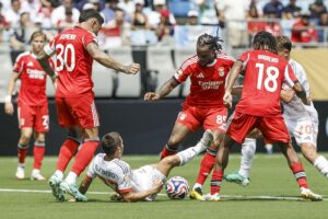 Read more about the article Benfica tenta voltar a surpreender face a favorito Chelsea no Mundial de clubes