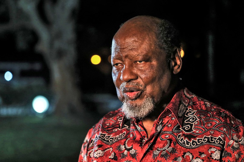 Chissano defende "boa cooperação" e investimentos e não reparações pelo passado colonial