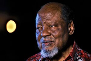 Read more about the article Ex-PR moçambicano Chissano admite que o país enfrenta pobreza e corrupção