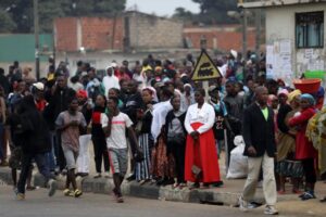 Read more about the article Luanda Entra em Estado de Alerta Após Violência no Primeiro Dia de Greve dos Taxistas