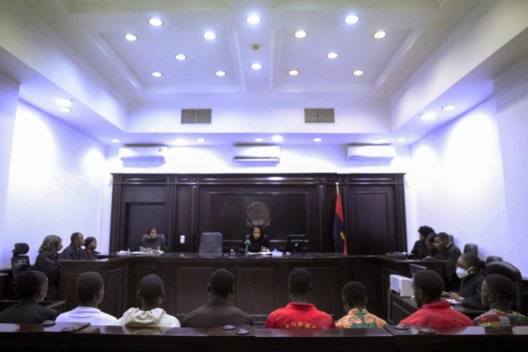Mais de 500 advogados defendem detidos por envolvimento nos tumultos em Angola