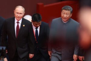 Read more about the article Xi Jinping e Vladimir Putin conversam sobre imortalidade antes de desfile militar em Pequim