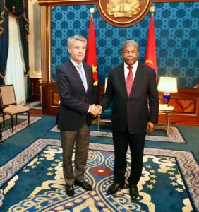 Read more about the article João Lourenço reúne-se com líder do PS português e com CEOs da ENI e BP em Luanda
