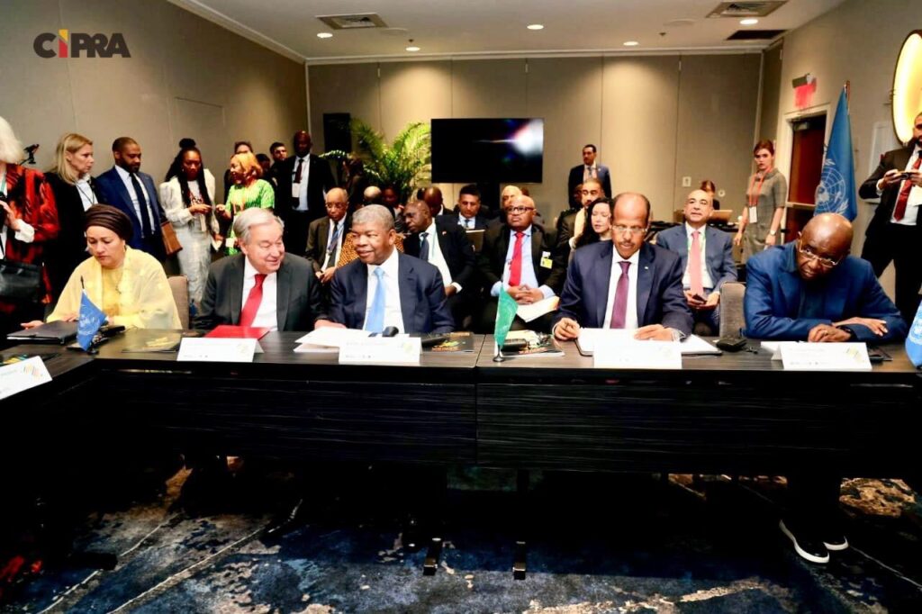 João Lourenço defende maior mobilização do sector privado para impulsionar desenvolvimento em África