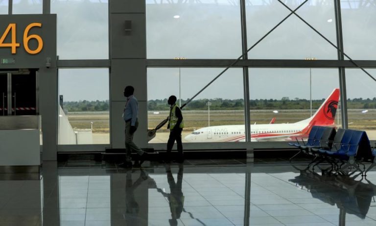 Companhias aéreas internacionais com dificuldades de repatriar lucros em Angola — regulador