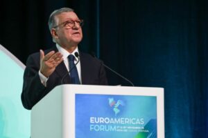 Read more about the article Durão Barroso diz que Europa deve preparar-se para guerra com Rússia